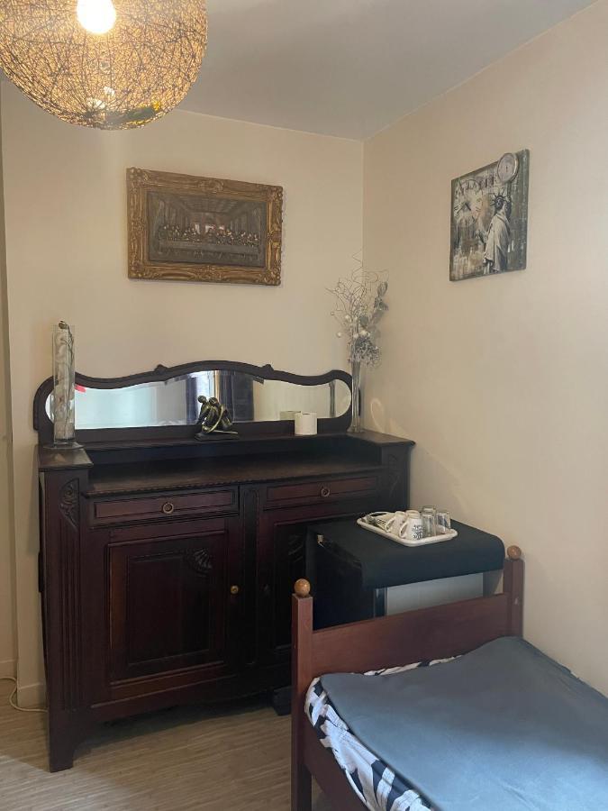 Esbly Leleka Hostel المظهر الخارجي الصورة